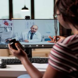 A Revolução da Telemedicina e seus Efeitos nos Vistos para Profissionais de Saúde