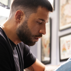 Vistos para Artistas de Tatuagem: Expressão Artística e Imigração nos EUA